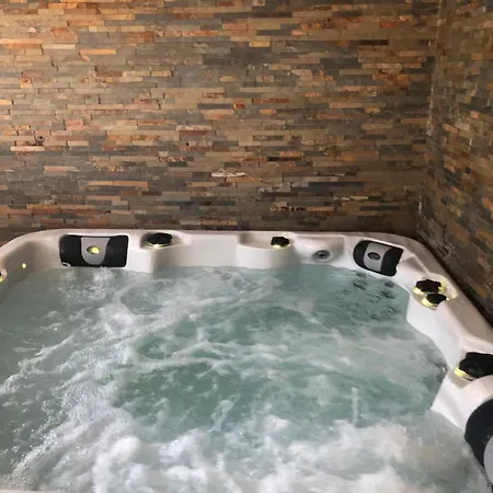 Hébergement de vacances Maison Avec Jacuzzi Interieur Sur *