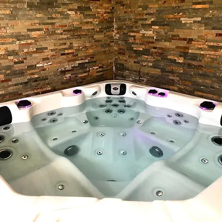 Hébergement de vacances Maison Avec Jacuzzi Interieur Sur *